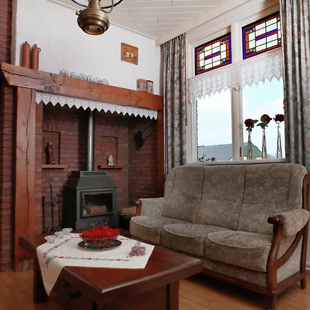 In Near Forest Trails Nyaraló