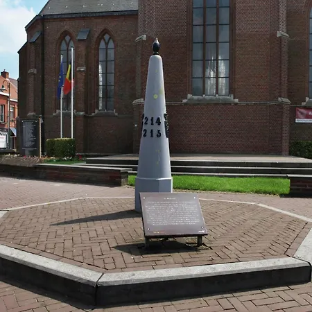 In Near Forest Trails Nyaraló