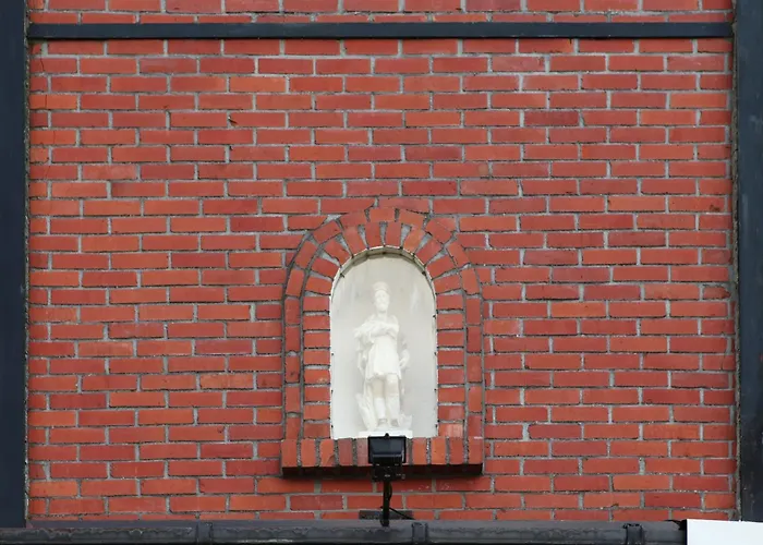 In Near Forest Trails * Ulicoten